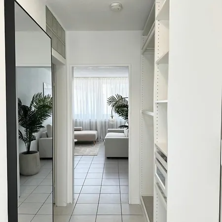 Stylish And Modern 2-Room Apartment In Wuppertal City Center Exterior photo